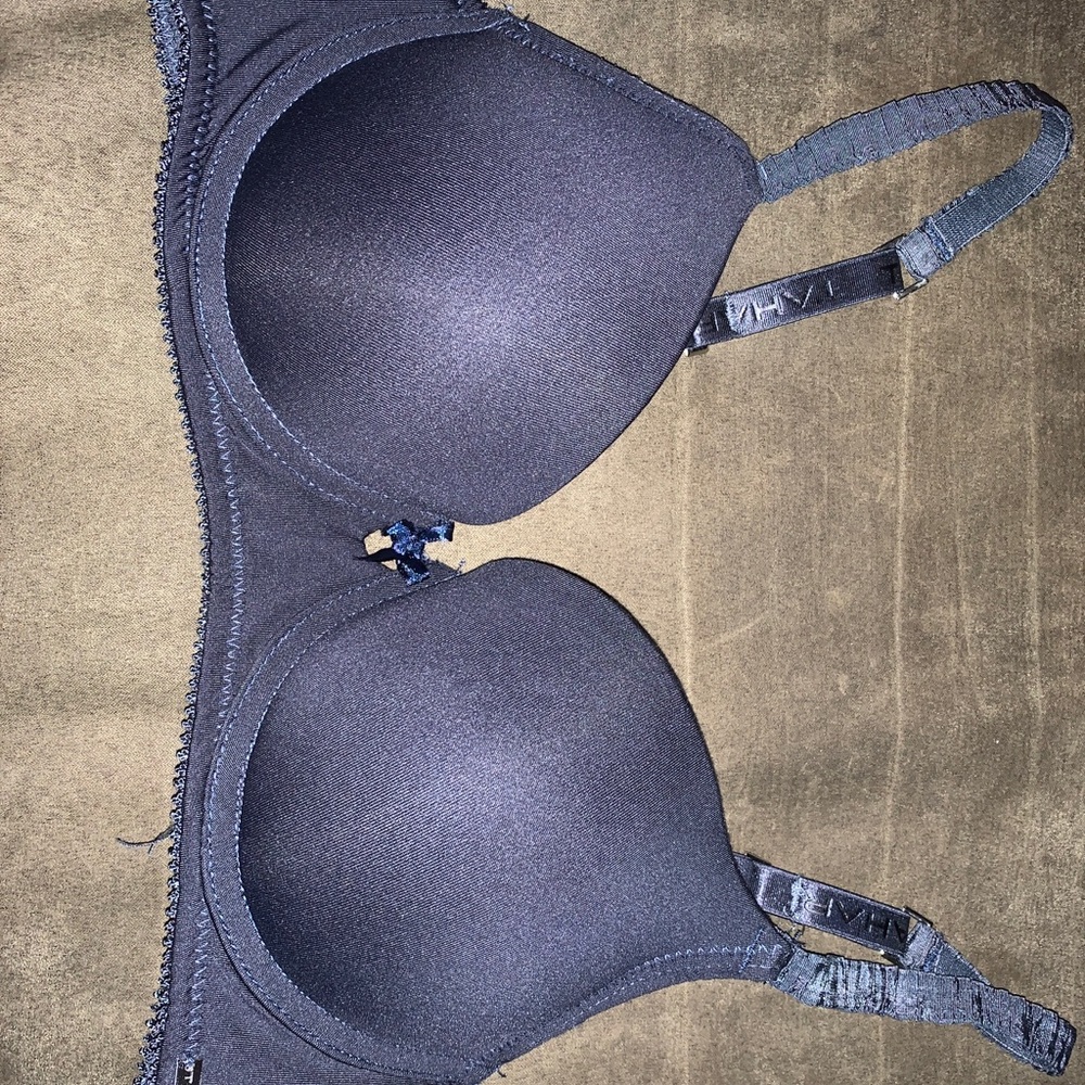Brand new tahari bra